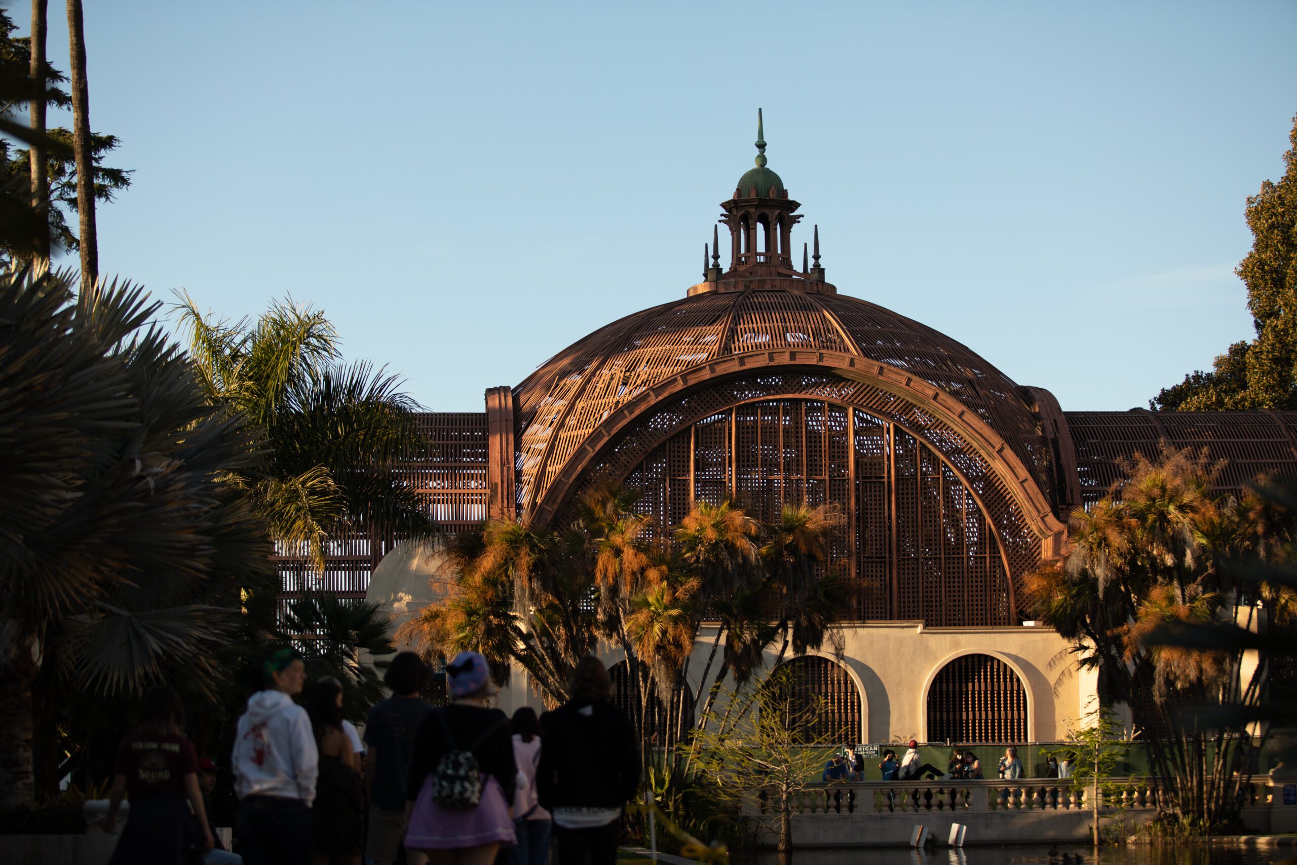 are dogs allowed in botanical building balboa park