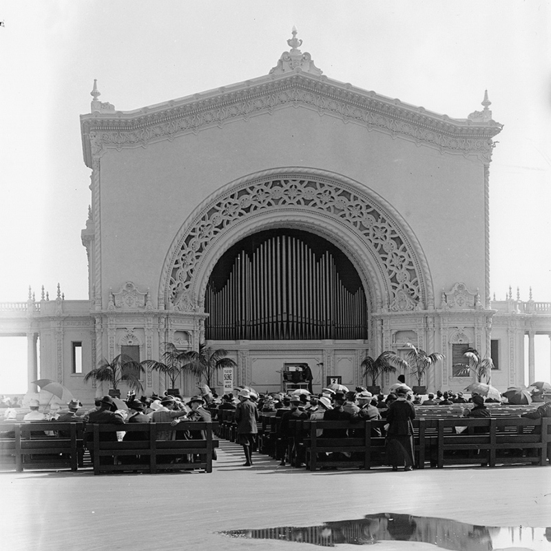 Black and white photo of Spreckles Organ Pavillion